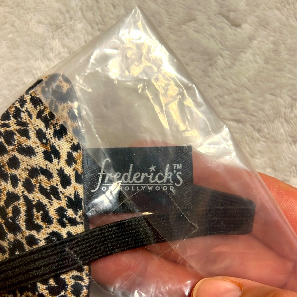 Frederick's of Hollywood Leopard Reversible Print Sleep Mask with Rhinestones - Picture 2 of 3